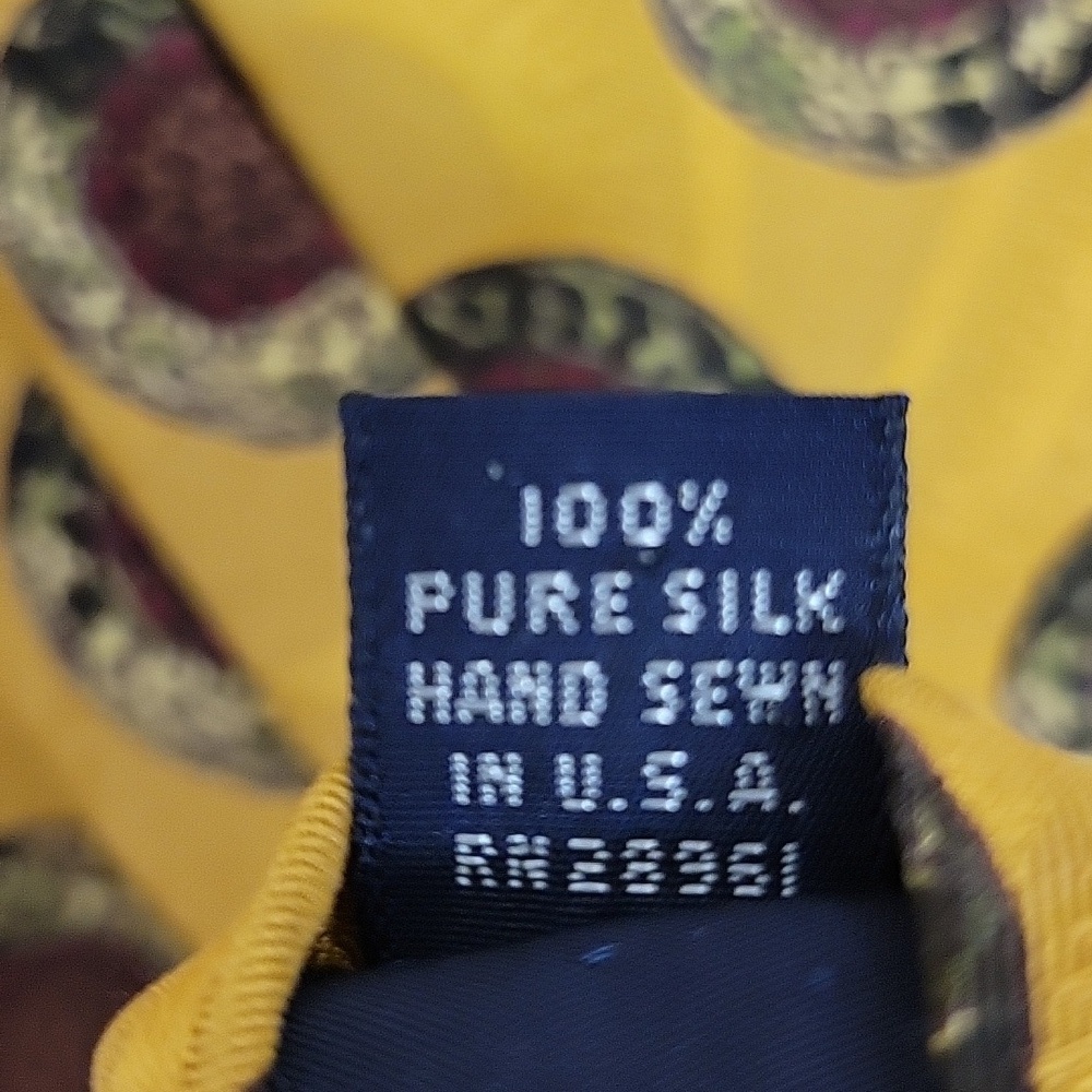 Burberry Yellow Patterned Men's 100% Silk Tie - Picture 4 of 6